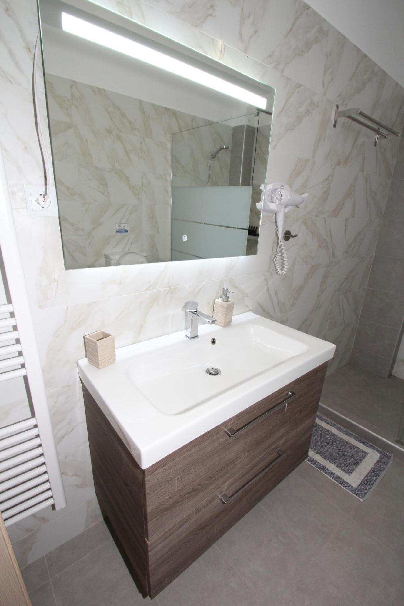 Filoxenia Apartment Artémida Eksteriør bilde